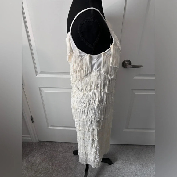 Vintage | JS Sophisticate | Tiered Cream/White Fringe Mini Dress | Size S (aprx) - Picture 8 of 10